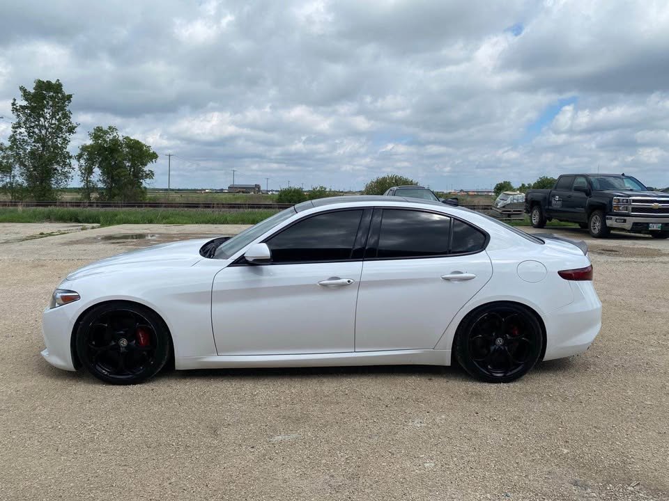 Alfa Romeo Sedan Giulia Q4