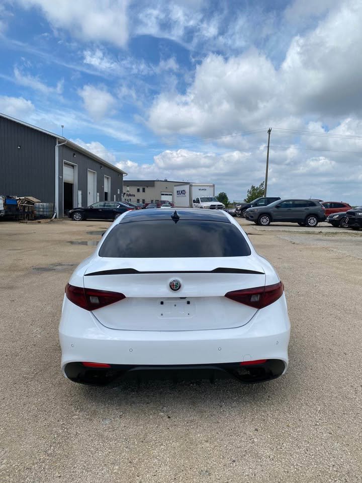 Alfa Romeo Sedan Giulia Q4