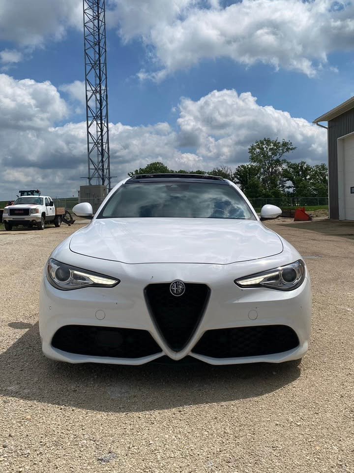 Alfa Romeo Sedan Giulia Q4