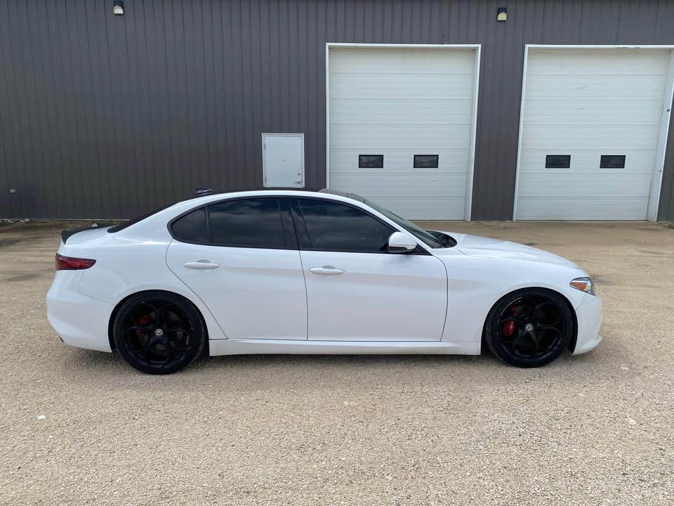 Alfa Romeo Sedan Giulia Q4