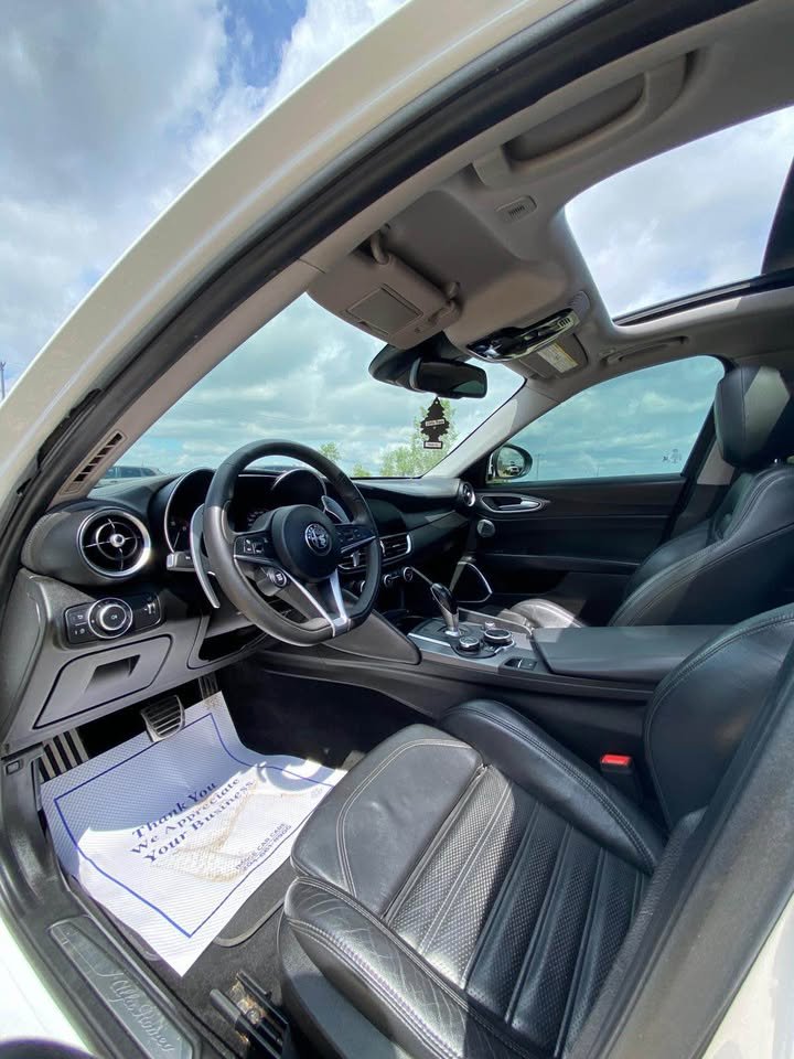 Alfa Romeo Sedan Giulia Q4