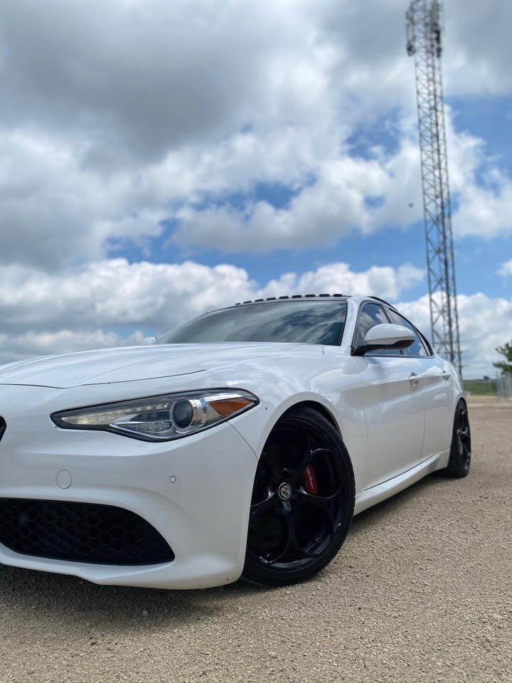 Alfa Romeo Sedan Giulia Q4