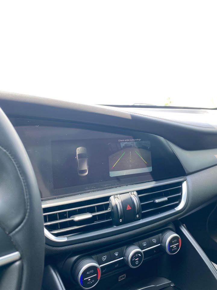 Alfa Romeo Sedan Giulia Q4