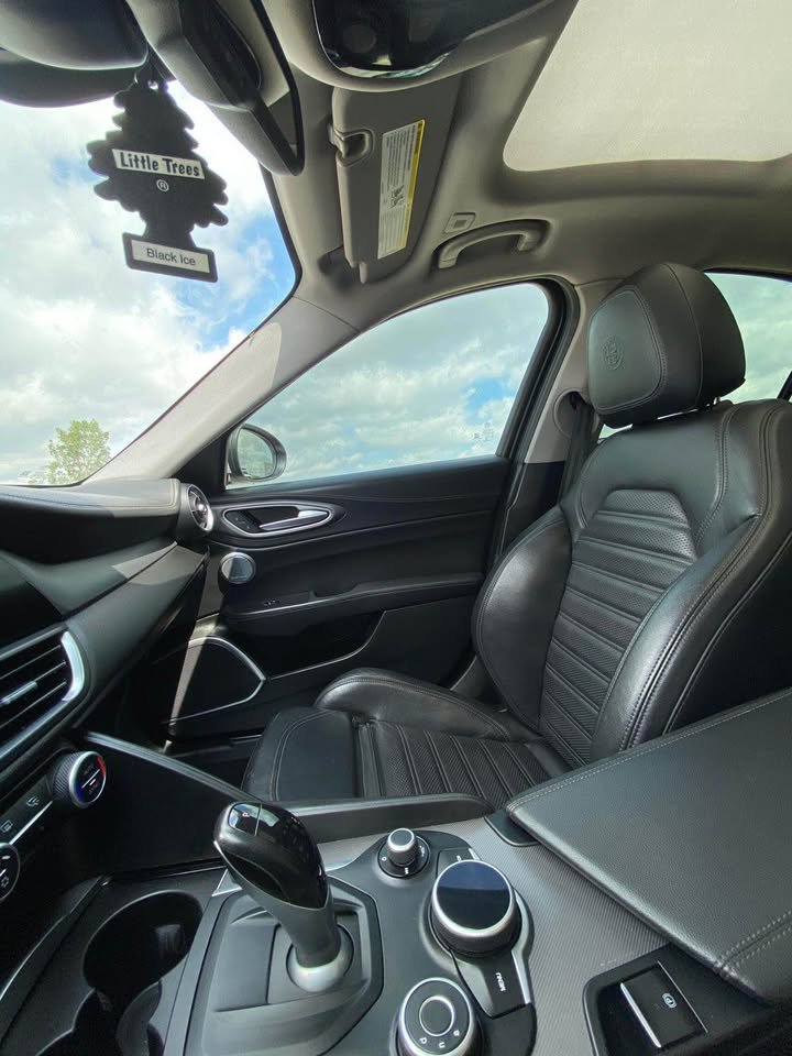 Alfa Romeo Sedan Giulia Q4